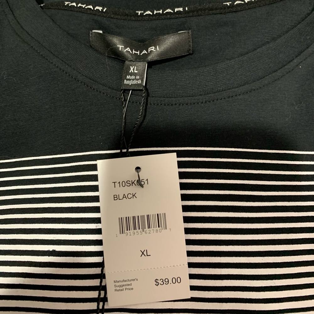 Tahari t-shirt - Picture 3 of 3